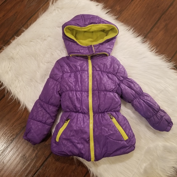Velvet Chic Other - Velvet Chic puffer coat